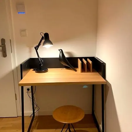Tesla / Gruenheide Wohnung Hochwertig Moebliert Lägenhet Berlin